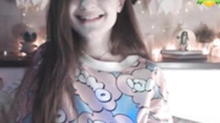 Ashleyraye is so cute and hot