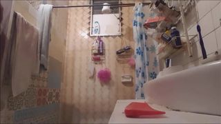 Sobrina espiada en el bano