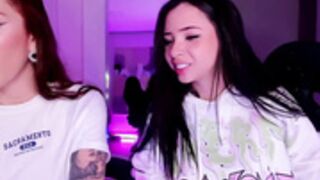 thecosmicgirl and friend dildo fuck squirt show