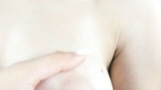 babyaylin 072 oil boobs and squirt