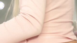 TenderIris pussy play