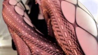 Sweetest_bella playing with his cock and cum