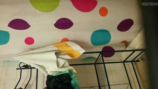 Espiando ala hermana Mayor en la ducha