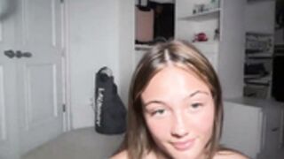 avaowenss playing with boobs