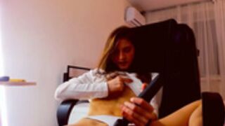 girl with crazy ab veins