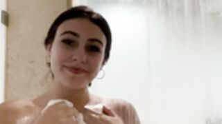 Lanzi Shower Video