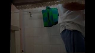 Espiando ala hermana en la regadera