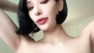 Voulezj Rubbing Dildo With Tits