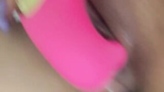 Carla Asister Squirt Masturbation On Bed