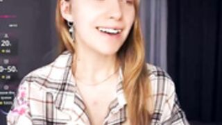 mckenziedyen - topless pantie play