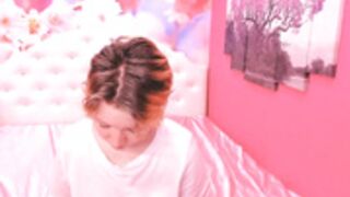 Marlin_coy naked, spreads her legs (Reupload)