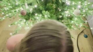 Lana Roosje Christmas Blowjob