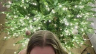Lana Roosje Christmas Blowjob