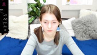 kortni wearing ponytails