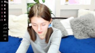 kortni wearing ponytails