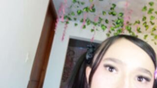 issa_garcia sucks jerks large dildo and sucks her toes