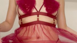 Arab girl red lingerie 2