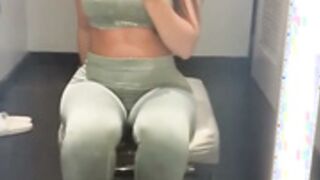 Allison Parker Masturbates & Squirts In A Vestiaire