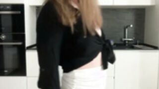 Alexys23 flashing her ass