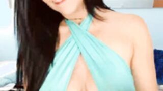 MarianaSantos Myfreecams 2020-11-05_18-46-42