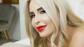 YaniraLove - Puting on Liptick & Smoking