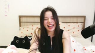 c.a.n.d.y_m.i.l.i.k.a : 2026-03-22 : 1 : Dildo