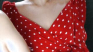 Moreza99 shy girl get her tits out!