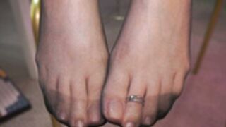 Iris_Vega nylon feet close up pantyhose
