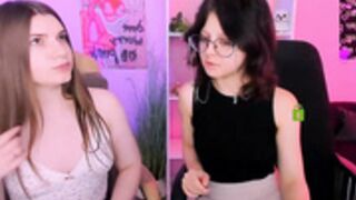 Samanta_hotty and Pure_Radiance lesbian kiss