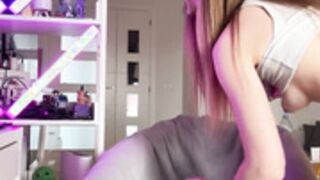 egirl kate fleur rides her dildo