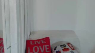 isabelhills_August-08-2017_21