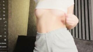 Alicetakemypeace (nipple peeks)