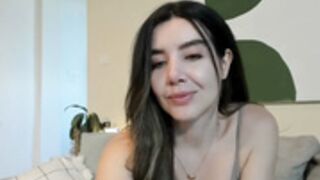 Lauravega sucks a big dildo