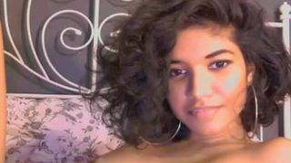 MarieXO on bed