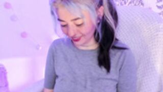 sammysammy_ showing her pierced nipples