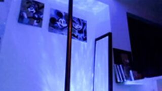 litty pole dance