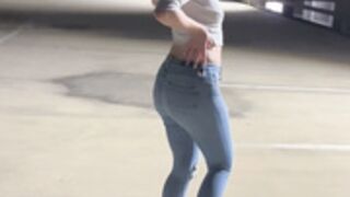 DoriDeluxe66 - Parking Squirt