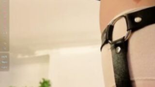 Berrryjelly goddess turns crazy of cums