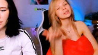 monna_rose & wendy_foxys