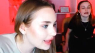 ellie_fire & foxy_tease