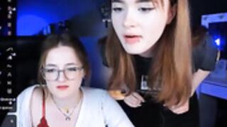 liana_kisses & luna_berry