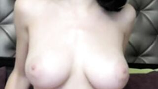 Ashley_Ros Vertical bouncing on bed