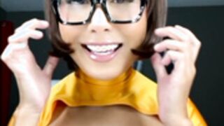 ruby vestida como velma