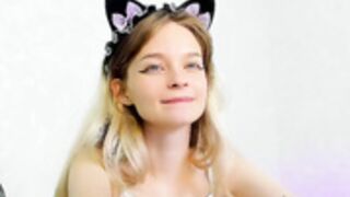 Vialeta_baby kitty ears