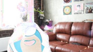 Awondrr squirt on gaming chair