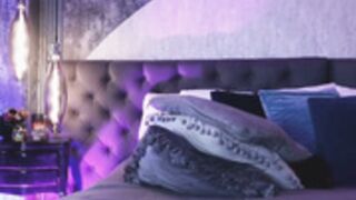 Charlotte_Germanotta_ flash feet