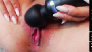 Queen_kitty1818 hot body cums hard closeup