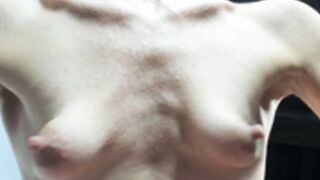 lola small boobs