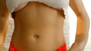 Kiranightlyxo tease cutting top