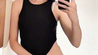Electric Joanna - Pussy flash